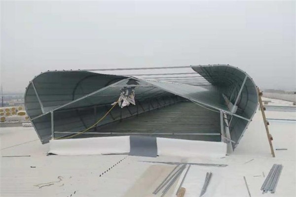 

屋脊天然透风器

